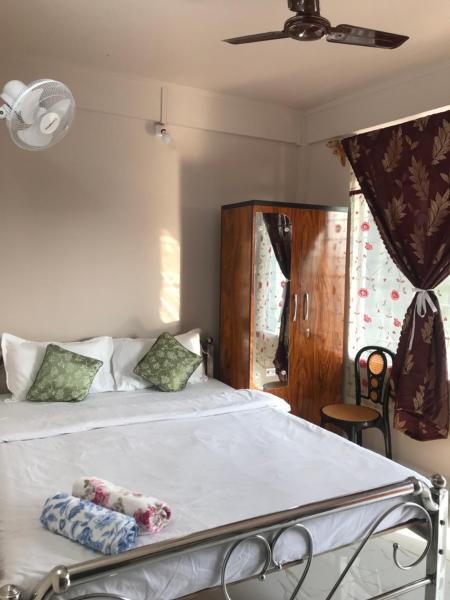 A la foto es mostra l'objecte Living Roots Lodge situat a la ciutat de Mawsynrām.
