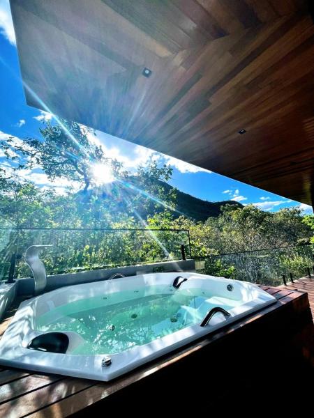 A la foto es mostra l'objecte Casa Vértize, uma casa de alto padrão com Spa Hidro e vista espetacular situat a la ciutat de Cavalcante.