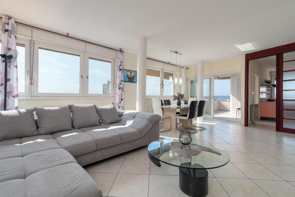 På bilden syns objektet Luxury apartment Overlooking the City som ligger i staden Split.