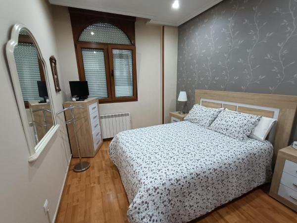 A la foto es mostra l'objecte Casa Ale situat a la ciutat de Collanzo.