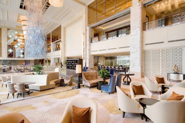 På billedet ses objektet Sheraton Qingdao Jiaozhou Hotel beliggende i byen Jiaozhou.