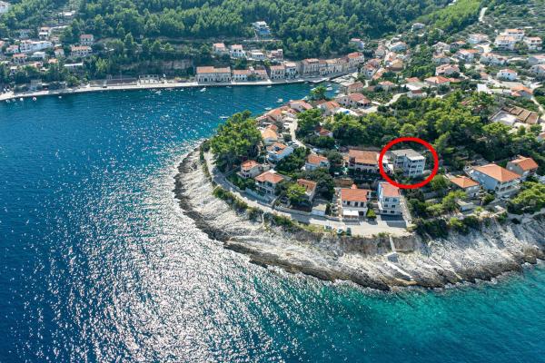 Na fotografii je vidět objekt Apartments by the sea Prigradica, Korcula - 248 nacházející se ve městě Blato.