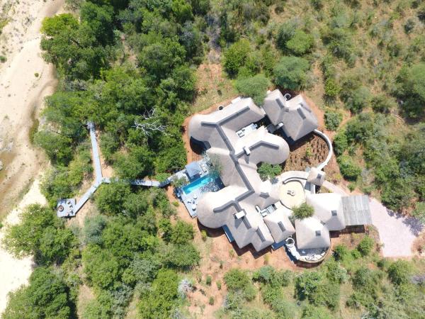 Nella foto è visibile l'oggetto Villa Kudu - Exclusive and Serviced Safari Villa near Kruger Park situato nella città di Hoedspruit.