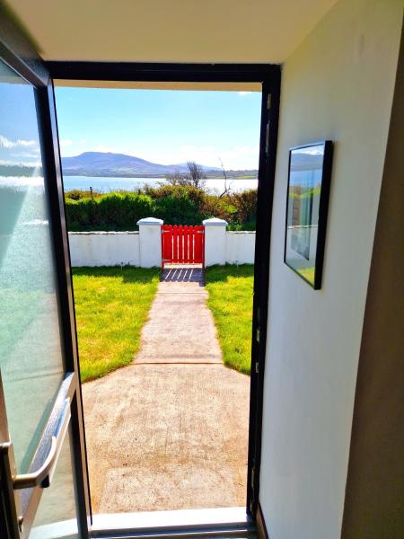 Shore Cottage On Valentia Island - Cosy Comfort At The Sea In Kerry - County Kerry