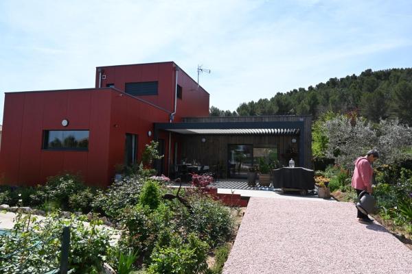 A la foto es mostra l'objecte nature situat a la ciutat de Gardanne.