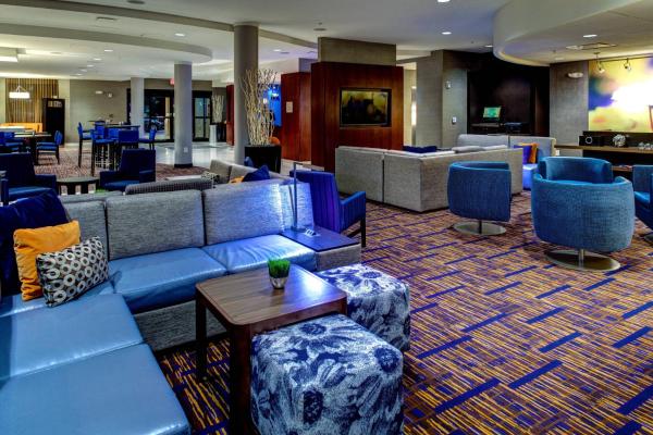 På billedet ses objektet Courtyard by Marriott Atlanta Airport West beliggende i byen Atlanta.
