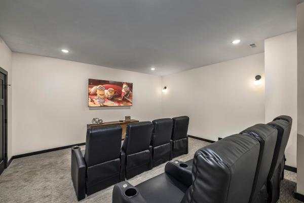 Na zdjęciu widoczny jest obiekt Luxury Lakefront Villa - Over 30 FREE amenities included! położony w mieście Kimberling City.