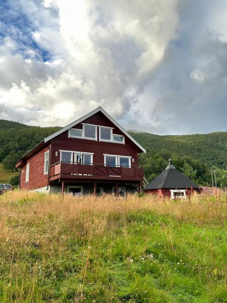 På billedet ses objektet 3ART Retreat - For Nature & Art Lovers beliggende i byen Jøvik.