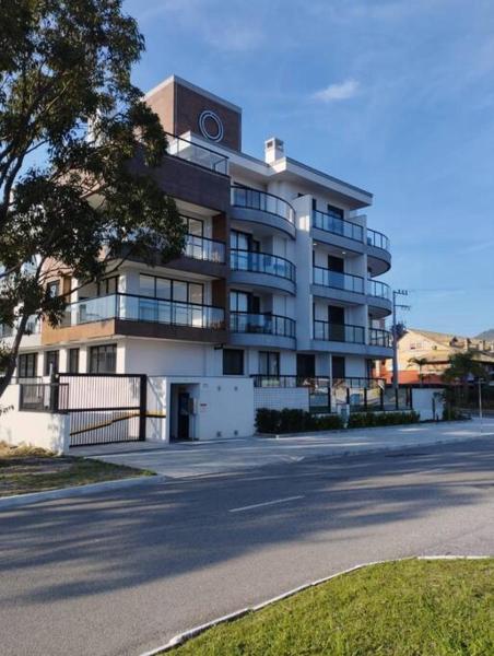 På billedet ses objektet Apartamento Pé na Areia beliggende i byen Florianópolis.