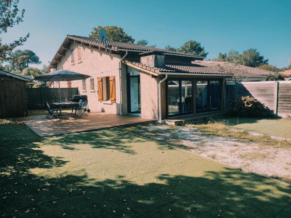 Nella foto è visibile l'oggetto Maison Times situato nella città di Arès.