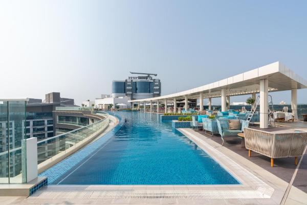 På billedet ses objektet Dream Inn - Seven Palm - Free Beach Access beliggende i byen Dubai.