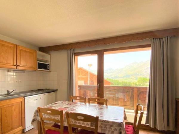 En la foto se muestra el objeto Appartement rénové 6 pers, balcon, parking, animaux admis - FR-1-504-484 ubicado en la ciudad de Saint-Disdier-en-Dévoluy.