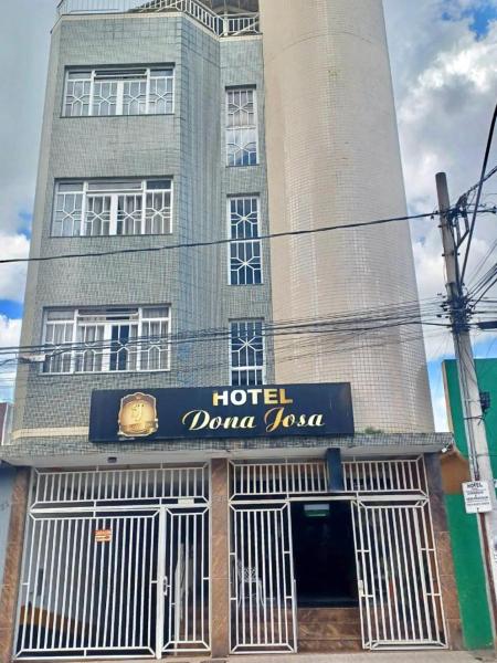 A la foto es mostra l'objecte HOTEL DONA JOSA situat a la ciutat de Carmo do Cajuru.