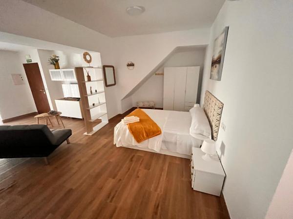 A la foto es mostra l'objecte Apartamentos EL PELIGRO 5 ZAGUAN situat a la ciutat de Archidona.