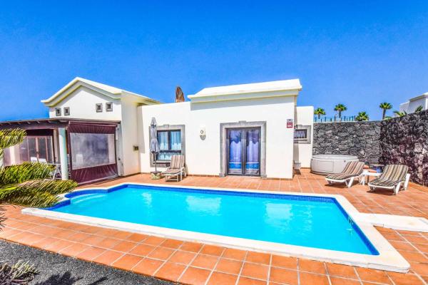 A la foto es mostra l'objecte Villa Helenita situat a la ciutat de Yaiza.