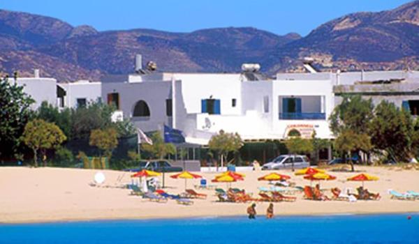 En la foto se muestra el objeto Naxos Colosseo ubicado en la ciudad de Agios Prokopios.