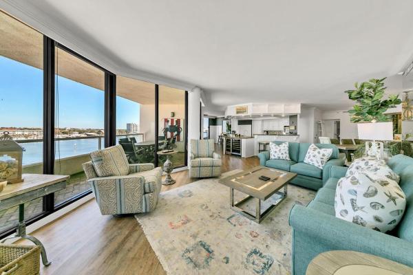 Nella foto è visibile l'oggetto East Pass Towers 603-FAB 3BR 2100 sf with Destin Harbor Views situato nella città di Destin.