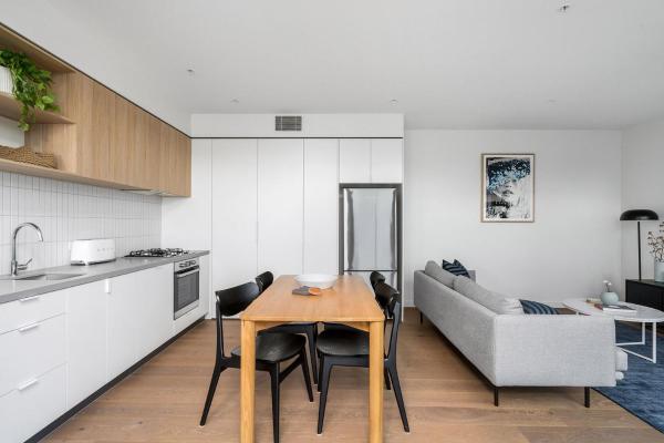 På billedet ses objektet Boutique Stays - Axel Apartments 202 The Radnor beliggende i byen Glen Iris.