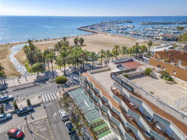 Na fotografii je vidět objekt Hotel Rovira nacházející se ve městě Cambrils.