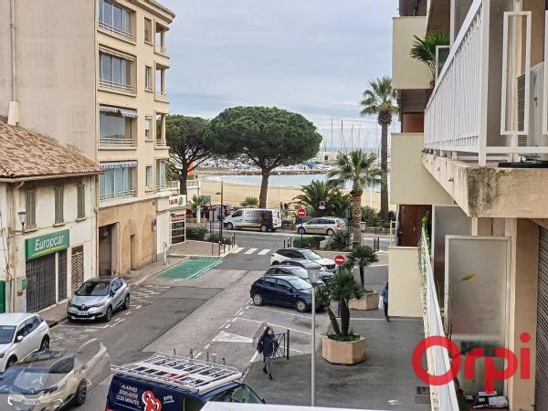 Na fotografii je vidět objekt Appartement de standing trois chambres, centre ville nacházející se ve městě Sainte-Maxime.