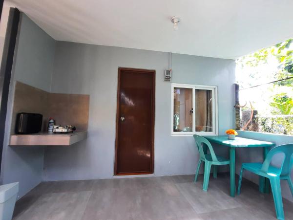 Foto 8: Studio type unit - Host Homes Apitong