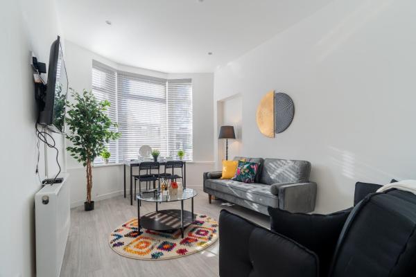 A la foto es mostra l'objecte Dyke Apartment situat a la ciutat de Uddingston.