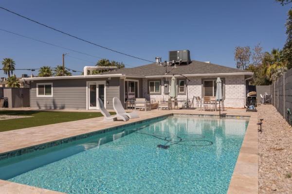 Modern Arcadia Lite Oasis Pool Heater Bbq - Phoenix, AZ
