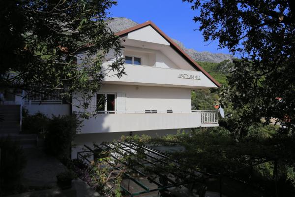 På bilden syns objektet Apartments by the sea Zivogosce - Mala Duba, Makarska - 21781 som ligger i staden Franičevići.