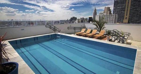 Studio Contemporâneo no centro de São Paulo, ao lado do metrô e 25 de março com piscina, São Paulo