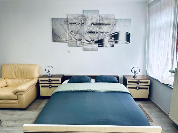 A la foto es mostra l'objecte Chambre et SDD privées dans une maison partagée avec des résidents situat a la ciutat de Frameries.