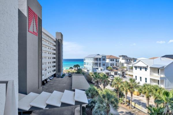 Nella foto è visibile l'oggetto Mainsail 443 - 2BR with Gulf Views situato nella città di Destin.