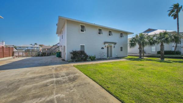Palm Breeze - Is A 4br With Private Pool And Boat Dock In Destin - Destin, FL