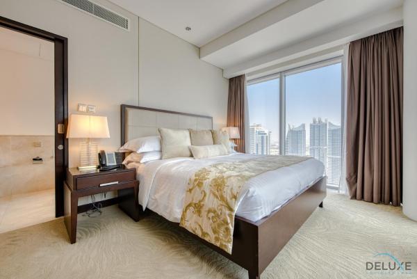 Na zdjęciu widoczny jest obiekt Overlooking Marina Views Next to Marina Mall 1BR Unit, The Address Residences, Dubai Marina by Deluxe Holiday Homes położony w mieście Dubaj.