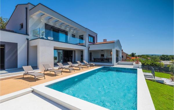 Στη φωτογραφία φαίνεται το αντικείμενο Villa La Guardia που βρίσκεται στην πόλη Šumber.