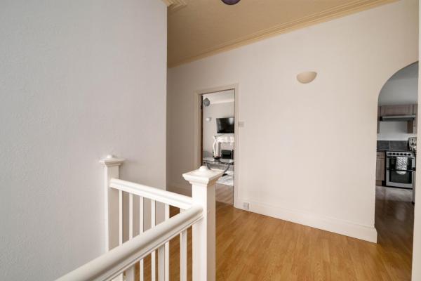 Фотография 5: Spacious flat in central location with parking