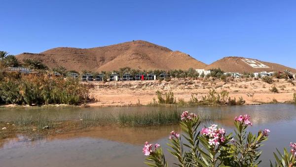 Na zdjęciu widoczny jest obiekt Camping , Maison d'hôte Bivouac hyatt-tata położony w mieście Toug er Rih.