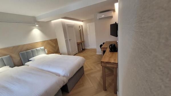 Na foto é possível ver o objeto Hotel & Restauracja Wróblewscy localizado na cidade de Przasnysz.