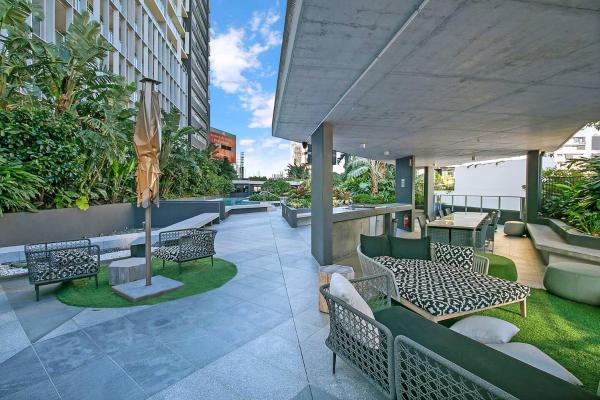 Φωτογραφία 4: Fall in Love with Waterfront Resort-style Living
