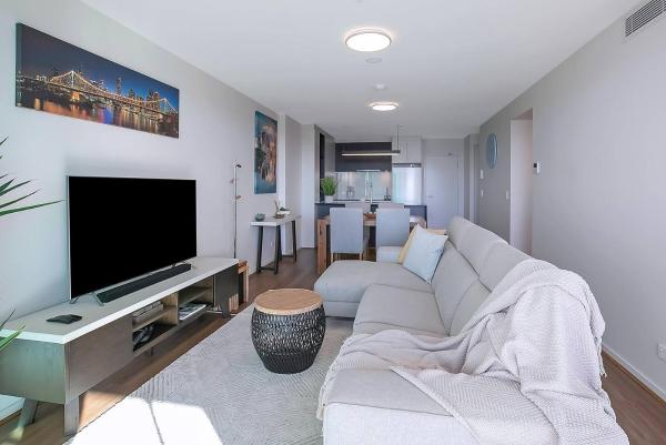 Φωτογραφία 6: Fall in Love with Waterfront Resort-style Living