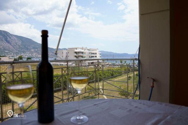 On The Wave - Modern Beachfront Apartment In Kalamata - Kalamata