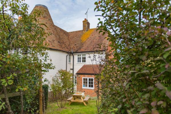 Hearts Delight Cottage By Bloom Stays - Howletts Wild Animal Park