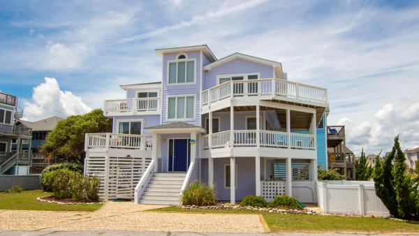A la foto es mostra l'objecte Semi-Oceanfront, Close to beach, Private Pool, Hot Tub, CP22, Beach, Please situat a la ciutat de Corolla.