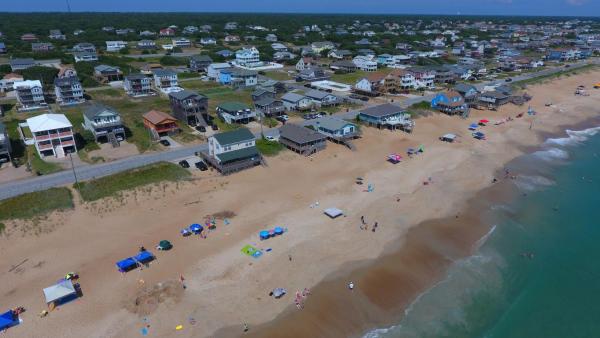 A la foto es mostra l'objecte OCEANFRONT, Ocean Views, Dogs Welcome, Beach Access, KH42, Sea Eagle situat a la ciutat de Kitty Hawk.