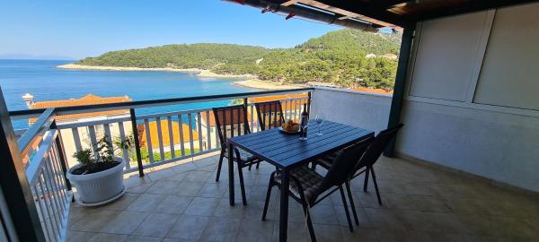 Na fotografii je vidět objekt Apartment Moli Onte Holiday nacházející se ve městě Milna.