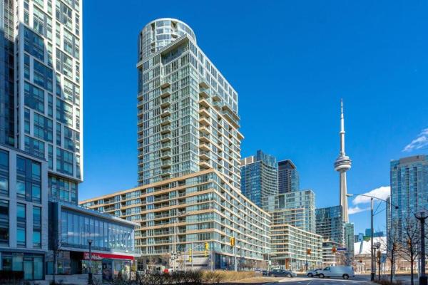 Na fotografii je vidět objekt City Serenity 1 Bedroom with Balcony nacházející se ve městě Toronto.