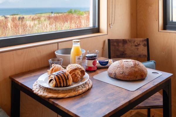 Zdjęcie 4: Rustic Cabins, sea views from rewilded farm with Highland Cows