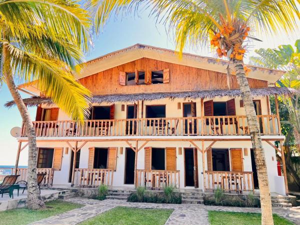 The photo shows the L'Ylang Ylang Auberge d'AMBATOLOAKA located in the city of Ambatoloaka.
