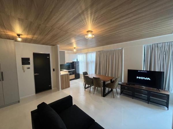 Modern Downtown Apartment + Free Parking - Ларисса