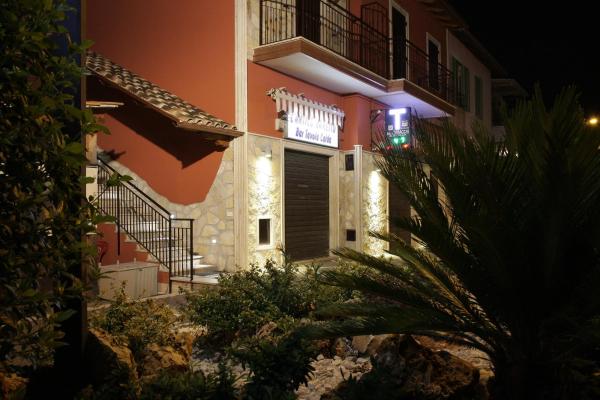 A la foto es mostra l'objecte Casa Magini situat a la ciutat de Settecamini.