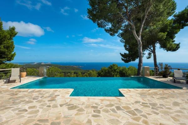 A la foto es mostra l'objecte amazing villa situat a la ciutat de Es Cubells.